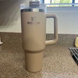 tan Stanley tumbler